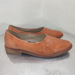 Osborn Shoes Almond Toe Flats in Rust Orange Leather Sz 38.5